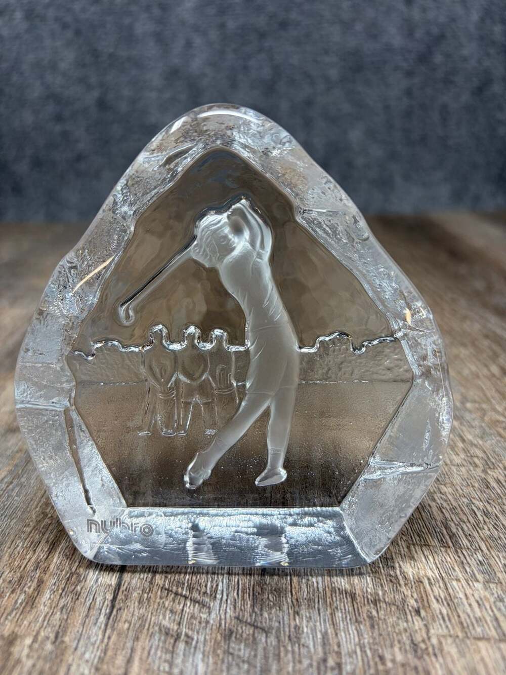 NYBRO SWEDEN Ice Crystal Sculpture female Golfer Swing Figurine Paperweight VTG